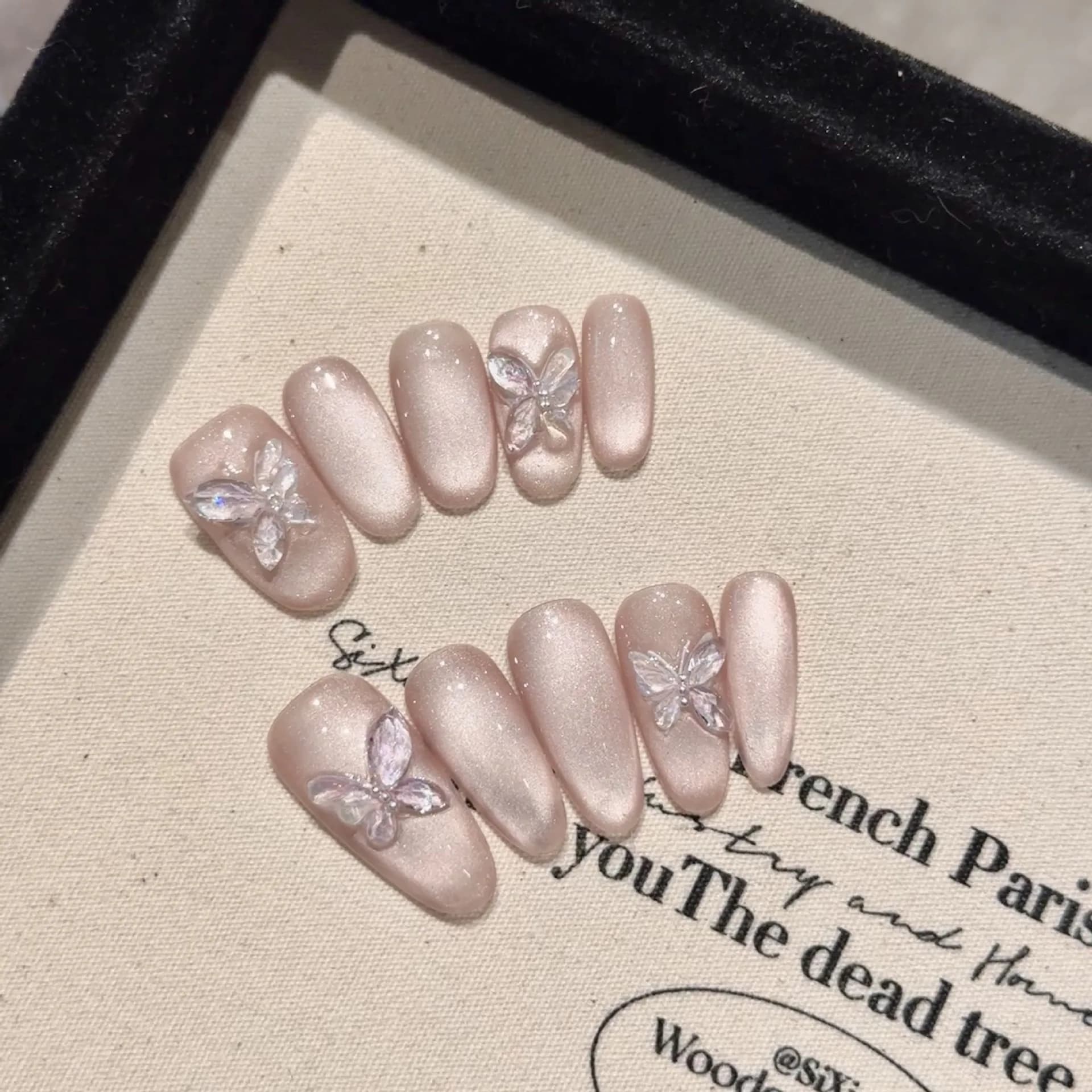 Hand-made print on nails Sweet decoration butterfly Cat eye fake nails for women wearable girl Shiny pink fake nail tips