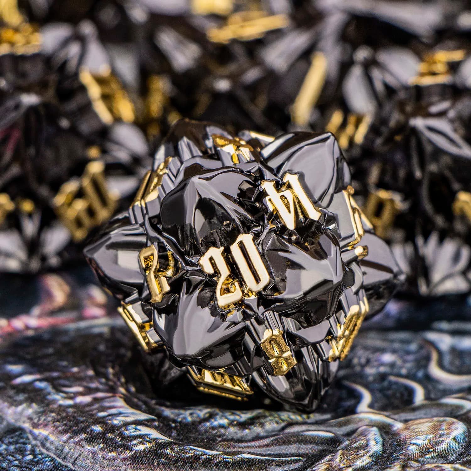 Set di Dadi in Metallo DND Nero con Foglia d'Oro, Dadi Poliedrici a Tema Drago 7 Pezzi, Dadi D&D per Giochi di Ruolo RPG D20 D12 D10 D8 D6 D4