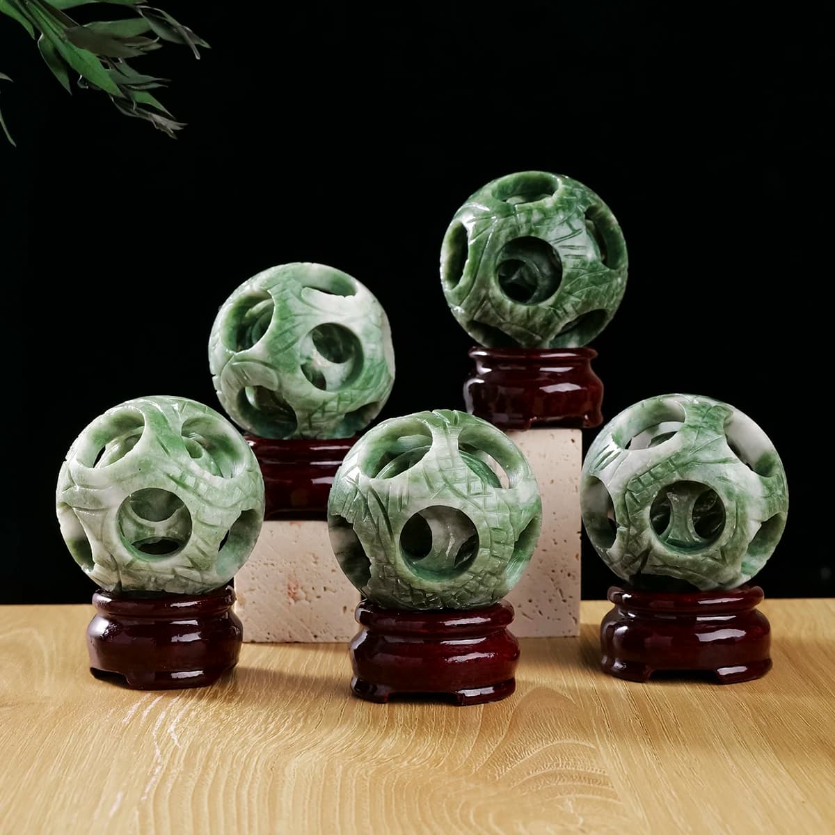 1 Pezzo Sfera di Giada Naturale Squisita, Decorazione Feng Shui per la Casa, Sfera Intagliata in Pietra Grezza, Ornamento da Collezione Antico, Regalo Festivo