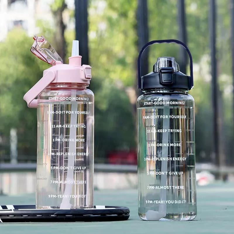 Bottiglia d'acqua in plastica con cannuccia da 2 litri, grande bottiglia da viaggio portatile, tazza sportiva per fitness, tazza di grasso grande di alto valore, universale per adulti