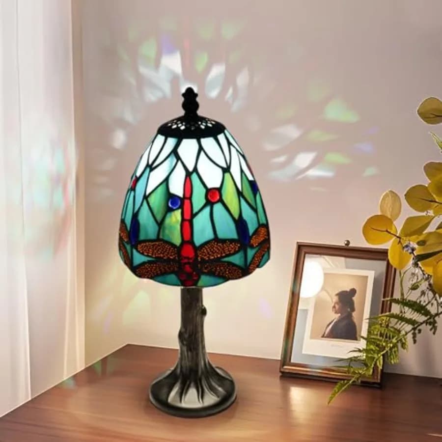 Lampada da Tavolo Mini Libellula in Vetro Colorato, Lampada da Scrivania Stile Tiffany Fatta a Mano con Lampadina LED, Facile Montaggio, Base Pesante e Stabile per