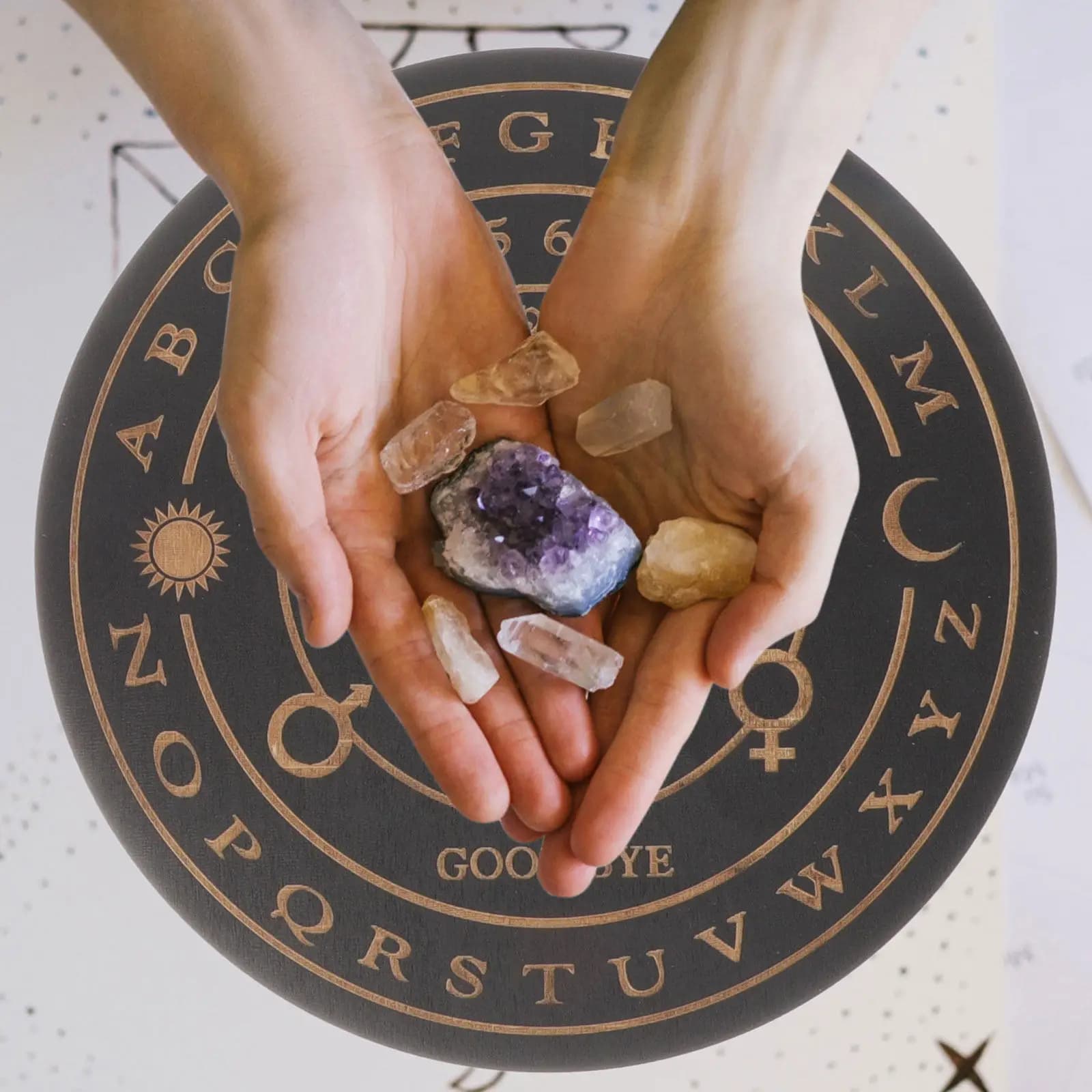 2 Pezzi Tavola di Risposta a Pendolo in Legno Intagliata Premium per Meditazione, Rituali, Rabdomanzia e Accessori per Divinazione
