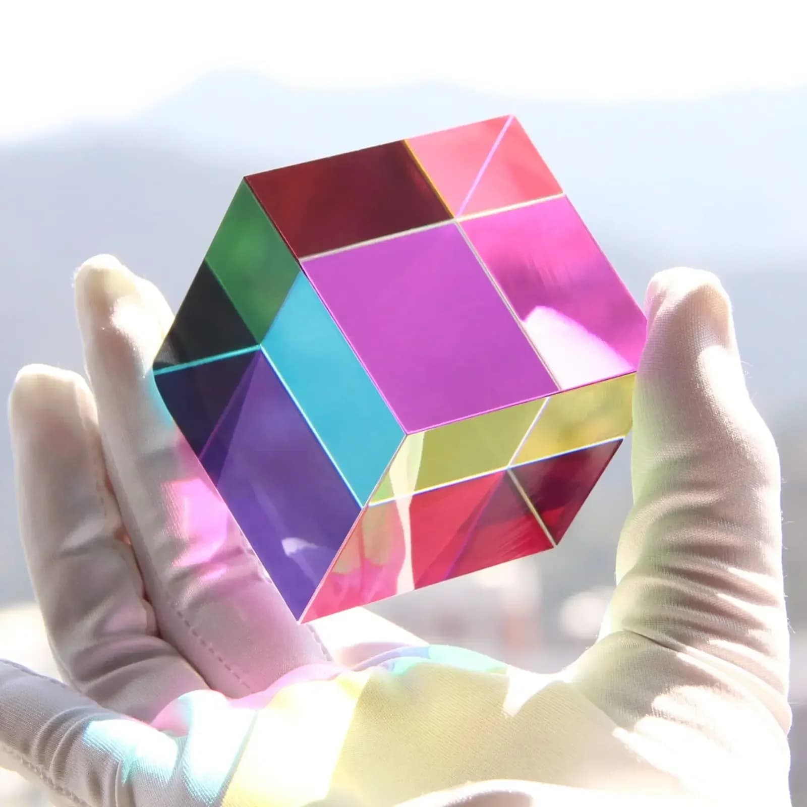 1 pcs Science Prisma Magic Cube 20mm Esagedral Crystal Magic Cmy Cubo 3D Cube Color Prisma For Photography