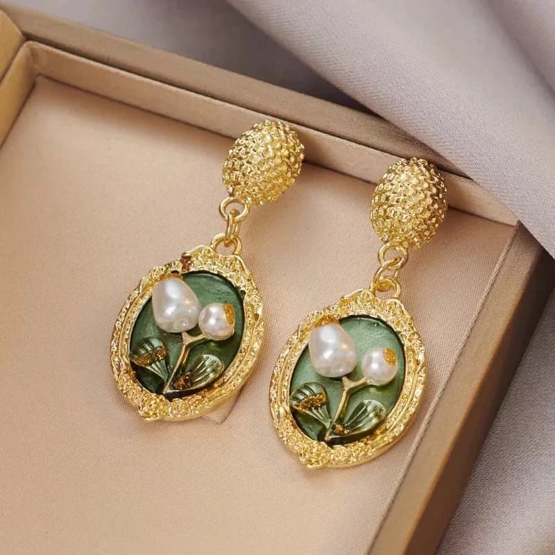 Orecchini pendenti con fiore verde vintage francese in argento 925 per donna, gioielli di tendenza 2026, nuovi orecchini da donna con perle stile Palazzo