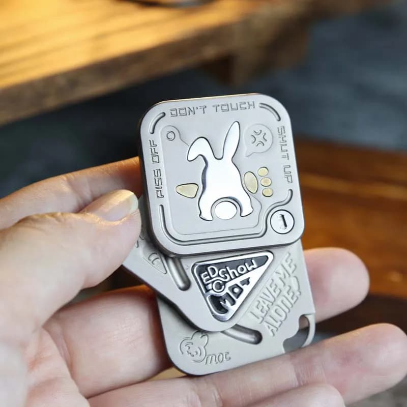 Grumpy Rabbit Tre Strati Magnetico Spinta Laterale Cursore Fidget Spinner Decompressio In Metallo Per Giftn Per Adulti Punta Delle Dita Giocattolo EDC