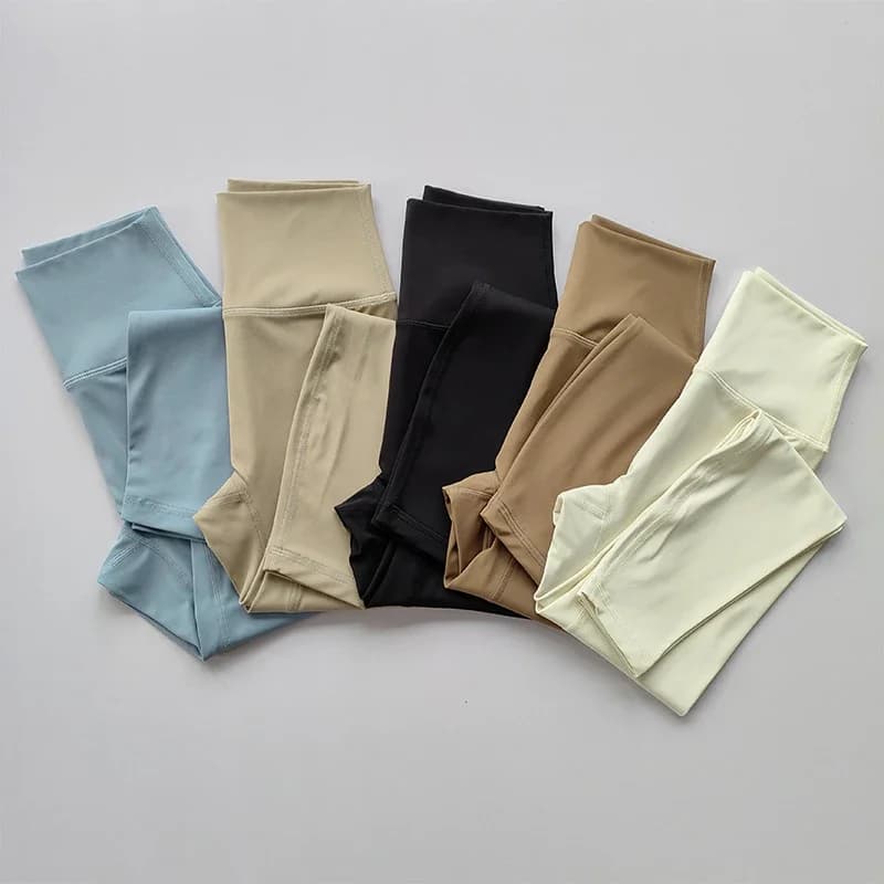 Pantaloni da yoga nudi a vita alta per le donne che indossano collant sportivi con fondo a filo alto, vestibilità aderente, sollevamento dell'anca, leggings fitness ad asciugatura rapida